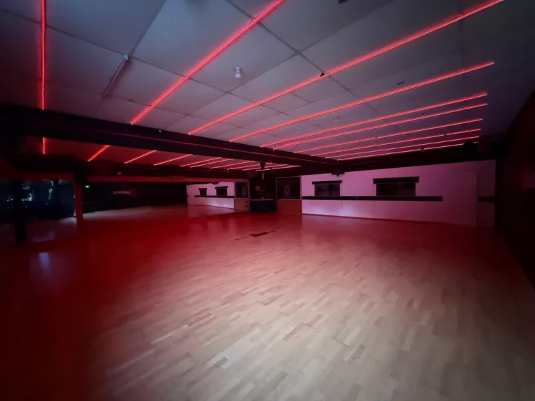 Salle-A-130m2-02