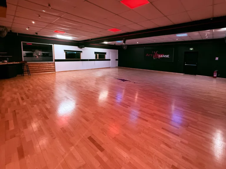 Salle-A-130m2-04